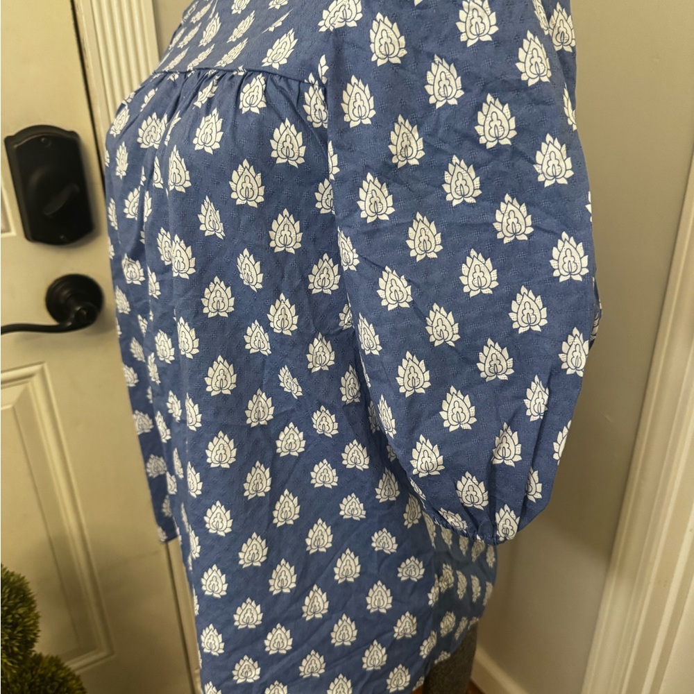 Women’s Michelle McDowell Blue Floral Women's Top NWT - Picture 3 of 5